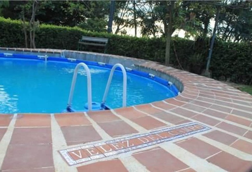 تختخواب و صبحانه Velez Del Campo