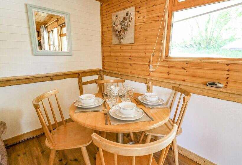 Brook Lodge