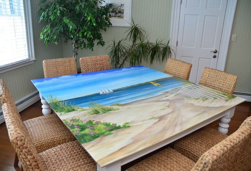 هتل Beach Breeze Inn