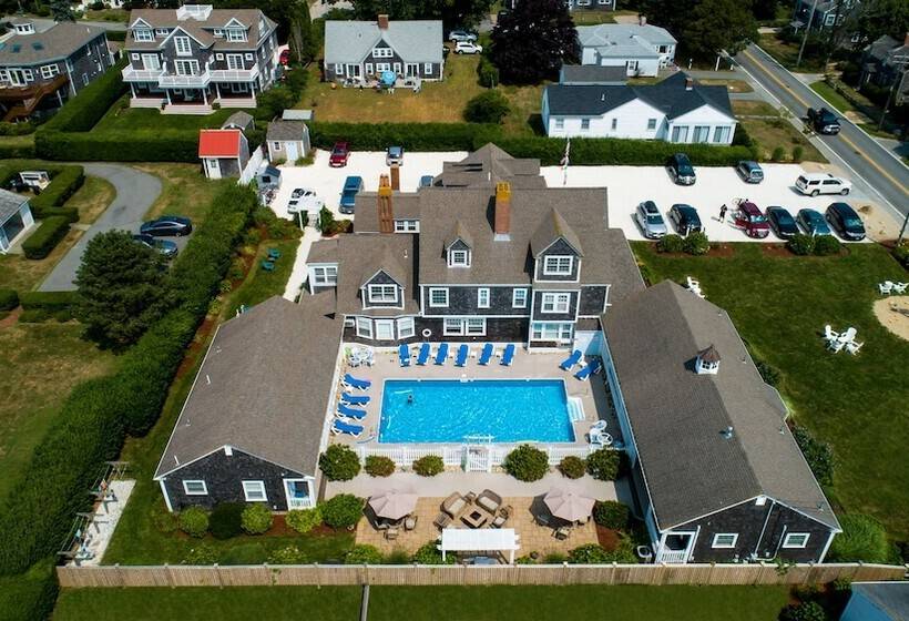 هتل Beach Breeze Inn