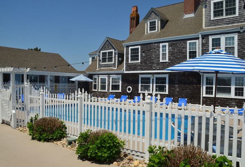 هتل Beach Breeze Inn