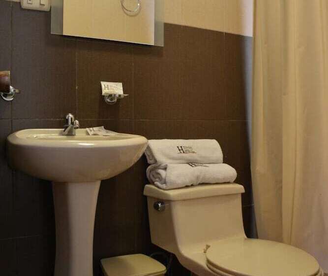 هتل Hostal Plaza By Elvita