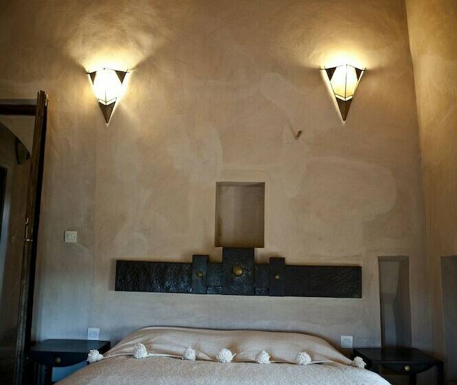 هتل Kasbah Ait Ben Moro