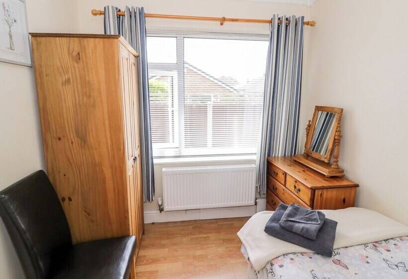 Lynsted Lodge