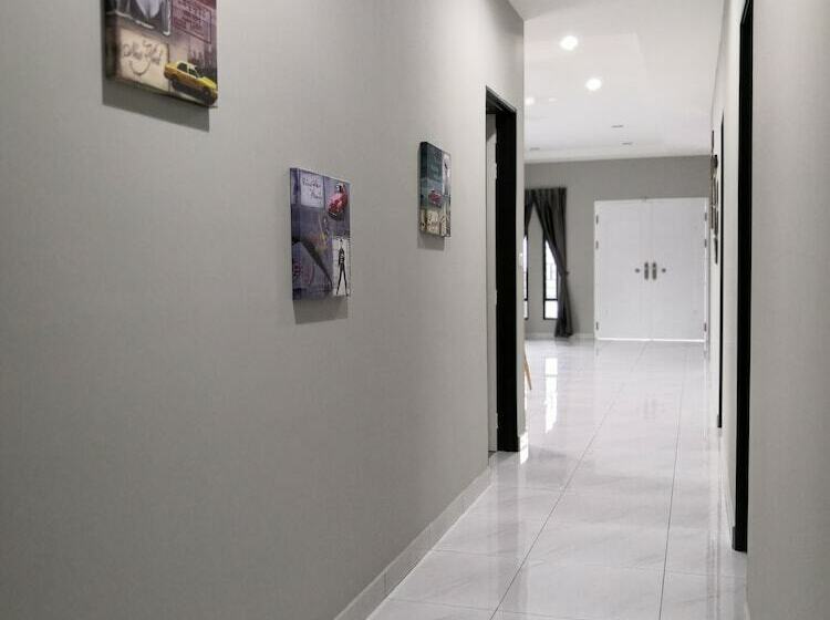 Pension Re   Roomy Stay