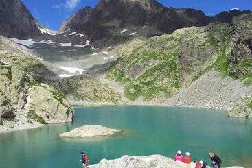 اقامتگاه Village Vacances La Forêt Des Tines