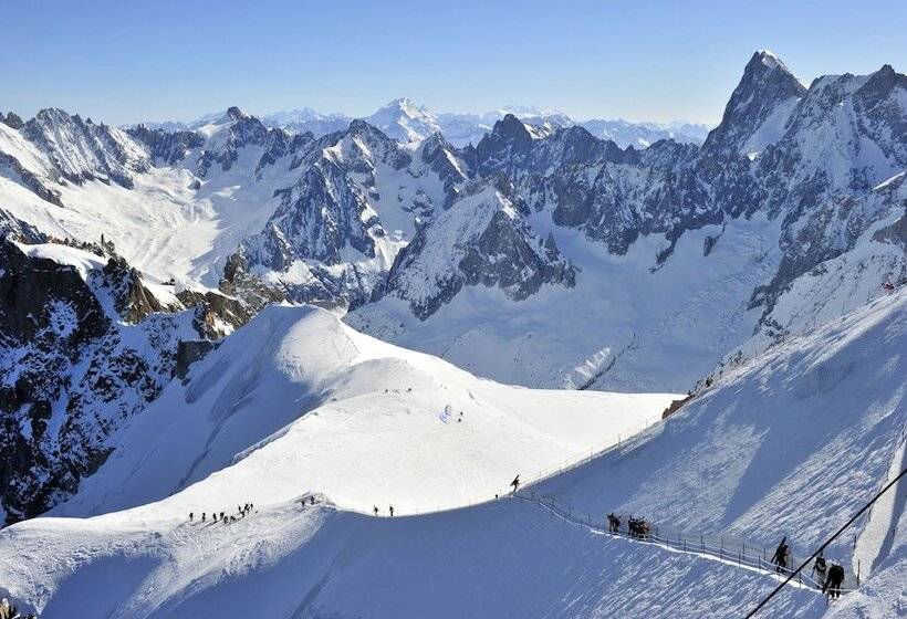اقامتگاه Village Vacances La Forêt Des Tines