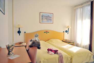 اقامتگاه Village Vacances La Forêt Des Tines