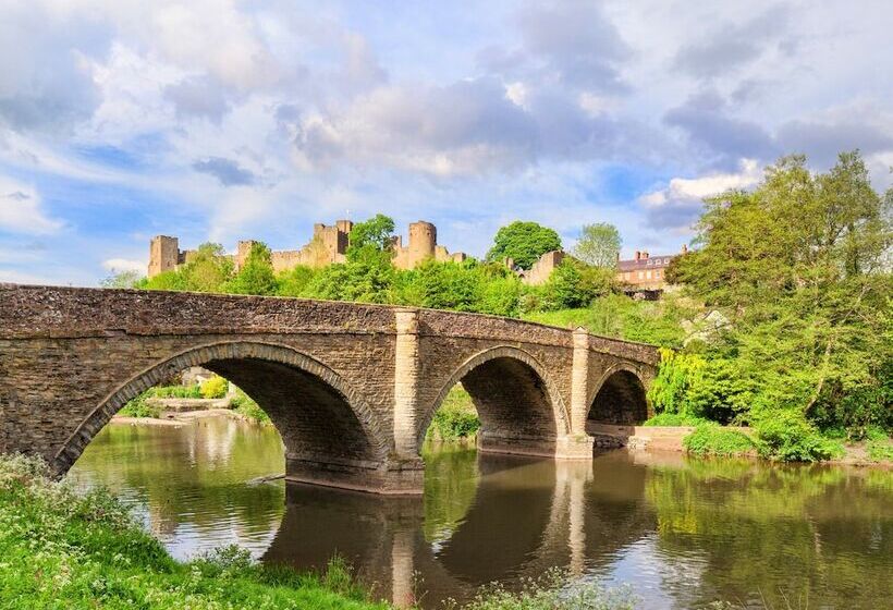 Shepherds Cabin At Titterstone
