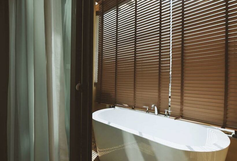 Tulip Inn Huaxi Hotel   Guiyang