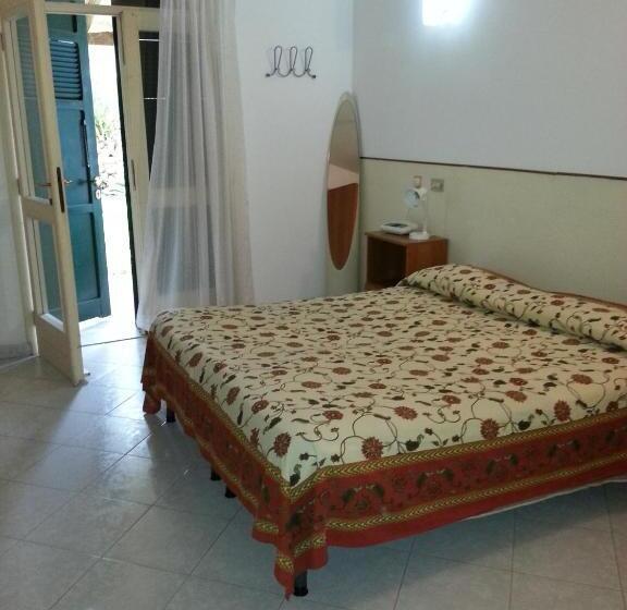 هتل Albergo Ristorante Lucciola