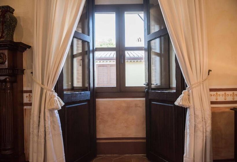 فندق Anticos Palathos