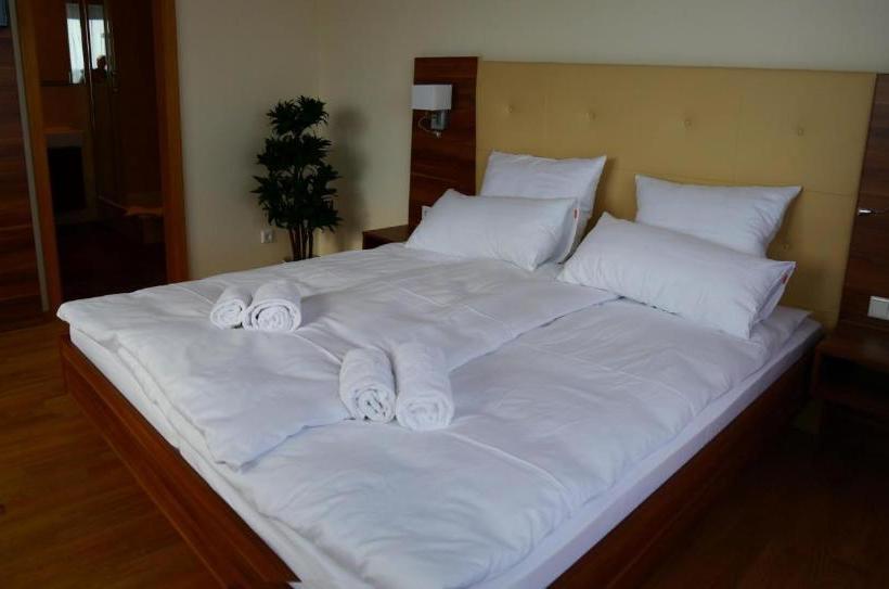 Отель Boardinghaus Holledau Inn