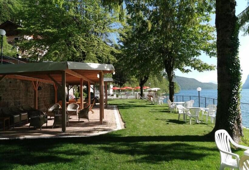 Hotel Lago Park