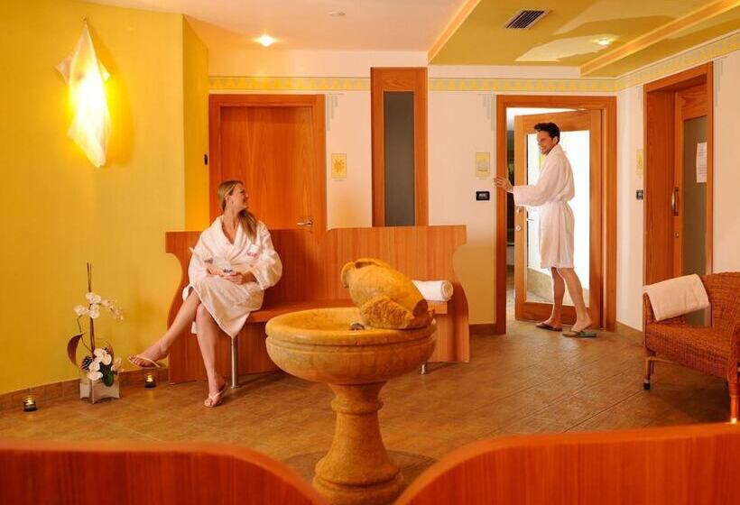 فندق Residence Kristall  Fiemme Holidays