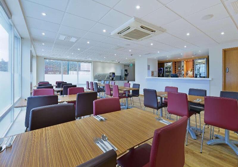 هتل Travelodge Newport Isle Of Wight