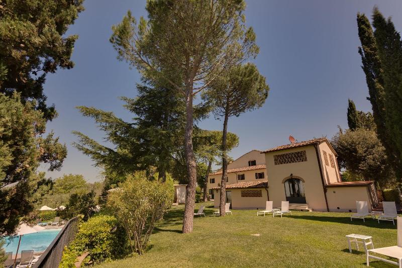 هتل Villa I Barronci Resort & Spa