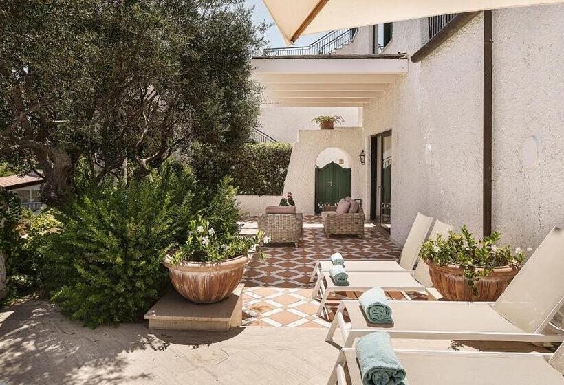 منتجع Botania Relais & Spa   The Leading Hotels Of The World