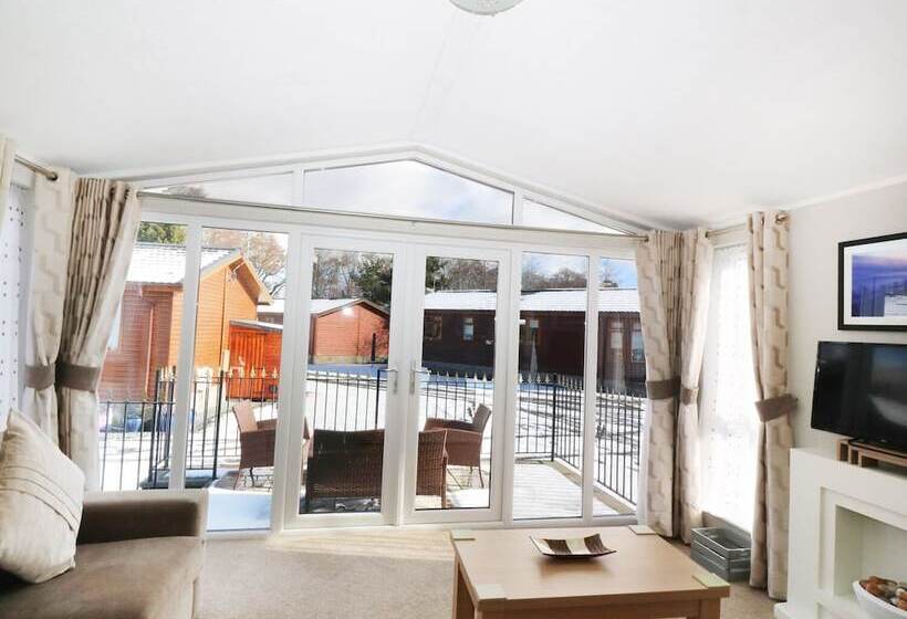 32 Cruachan Lodge