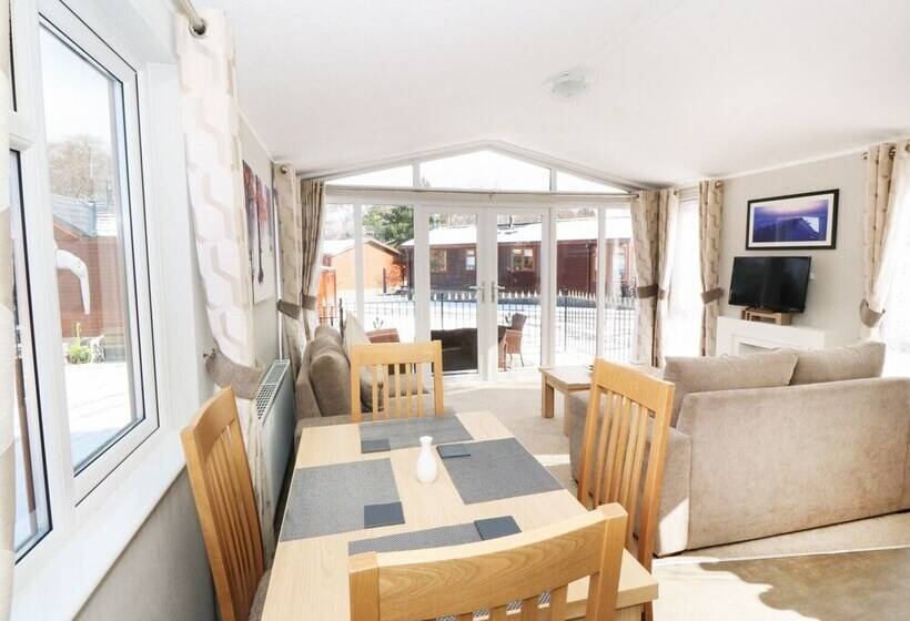 32 Cruachan Lodge