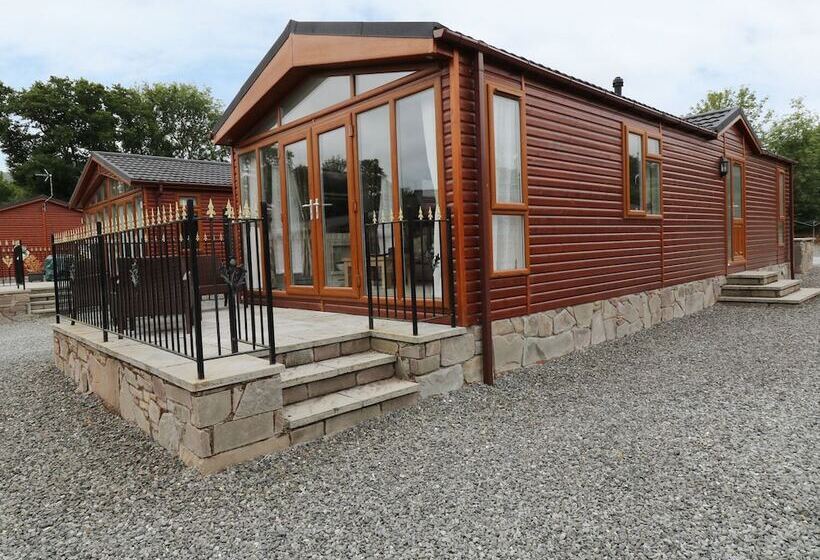 32 Cruachan Lodge
