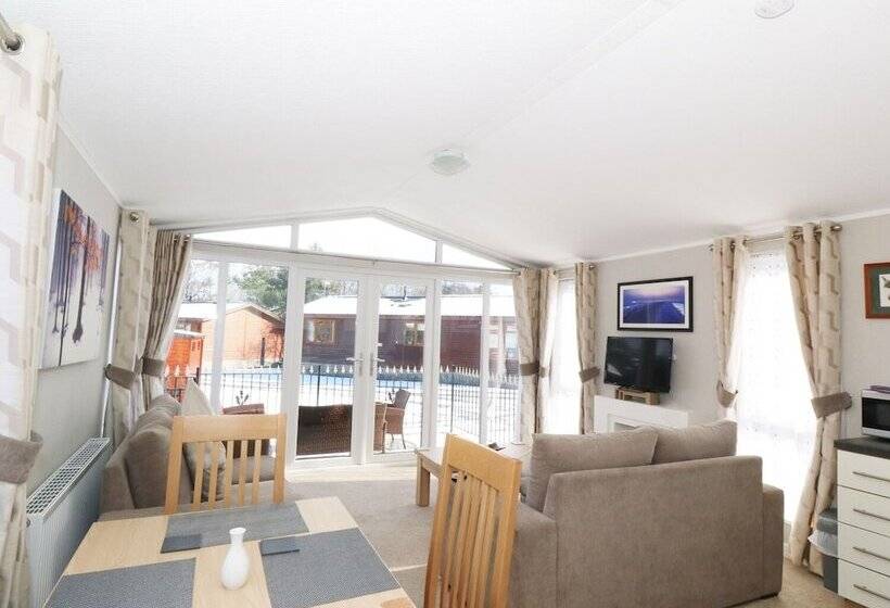 32 Cruachan Lodge