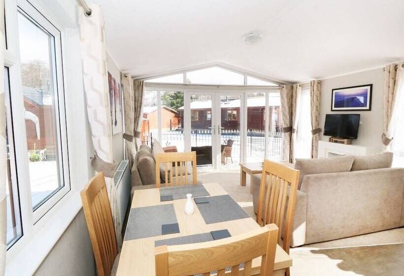 32 Cruachan Lodge