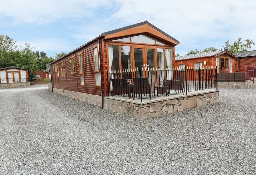 32 Cruachan Lodge