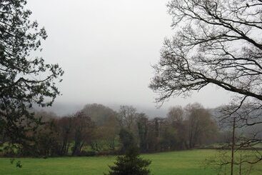 Abbots Manor