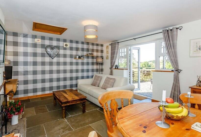 Ivy Cottage