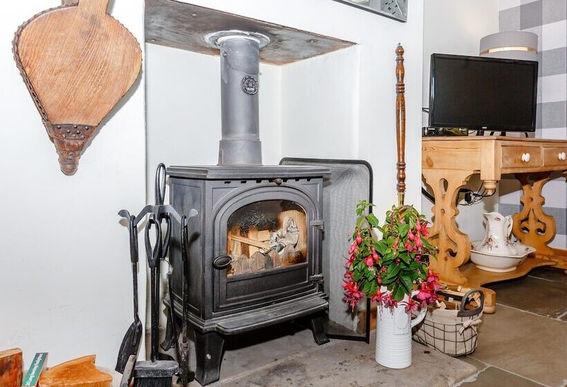 Ivy Cottage