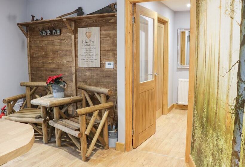 Woodman's Lodge