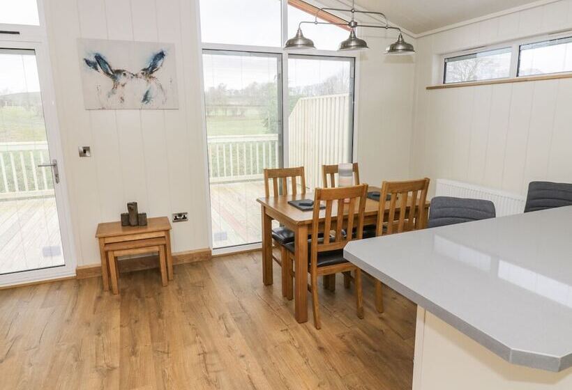Woodpecker Lodge