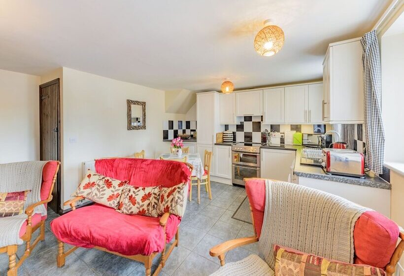 Yew Tree Cottage