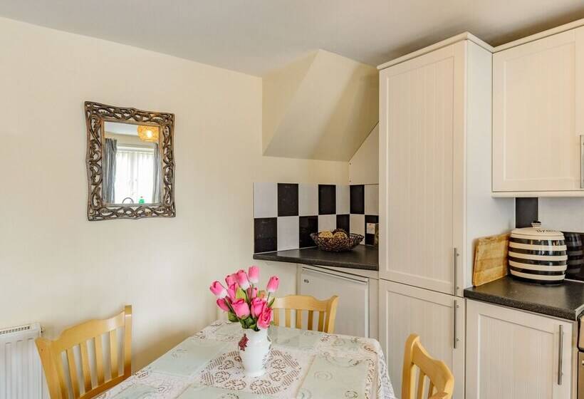 Yew Tree Cottage