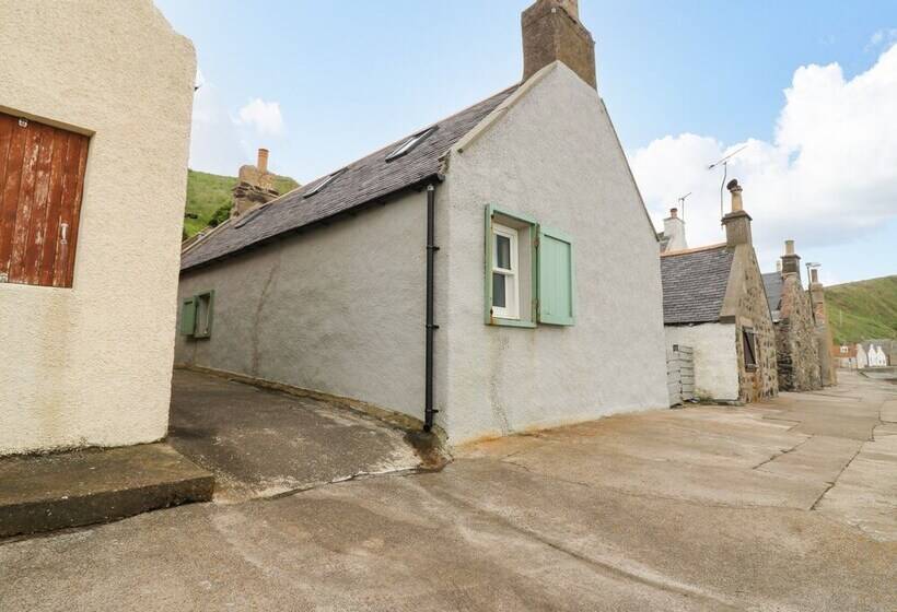 49 Crovie Village