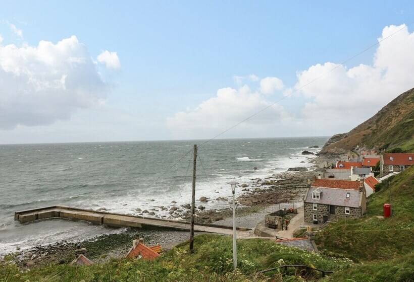 49 Crovie Village