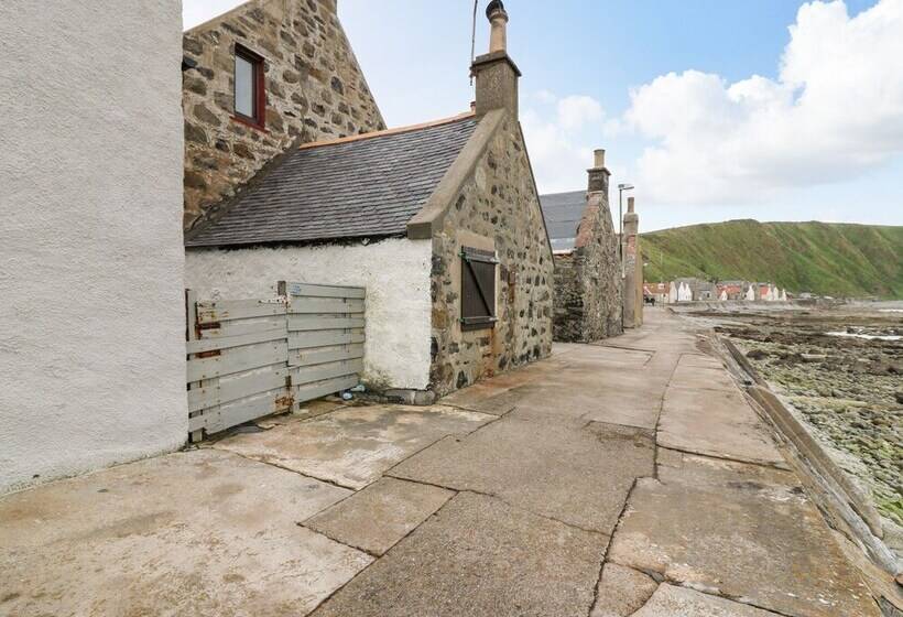 49 Crovie Village
