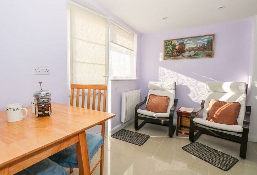 5 Firle Road Annexe