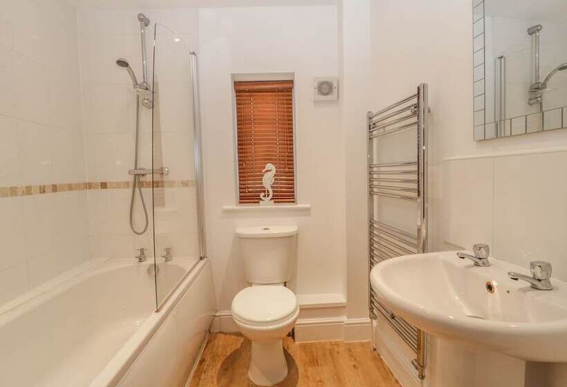 6 Malthouse Court