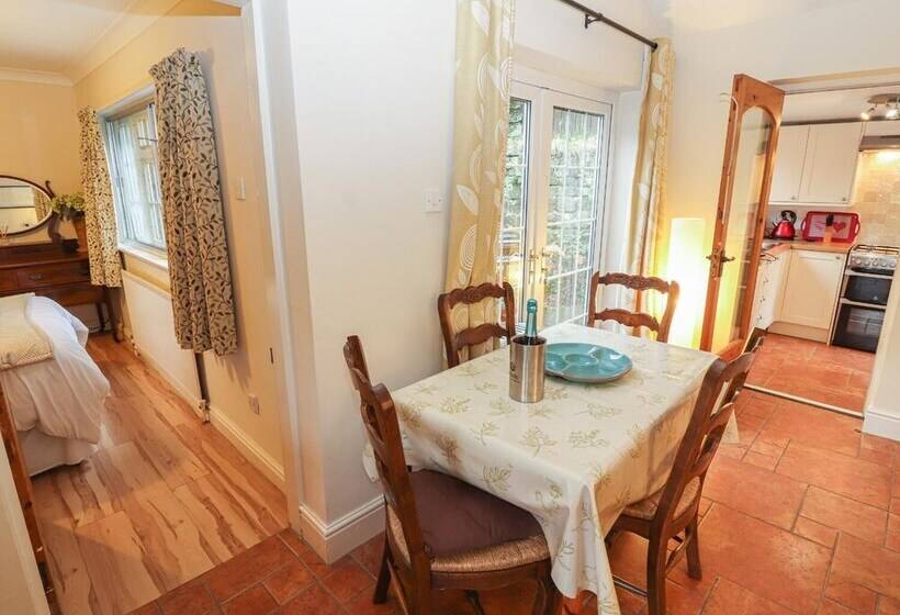 Beechlands Cottage
