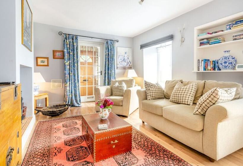 Cabbage Hall Cottage