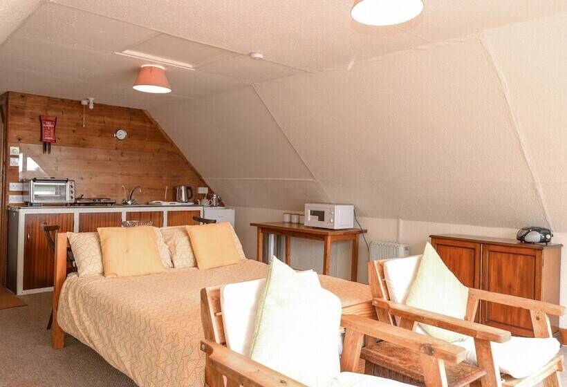 Cygnus Boathouse