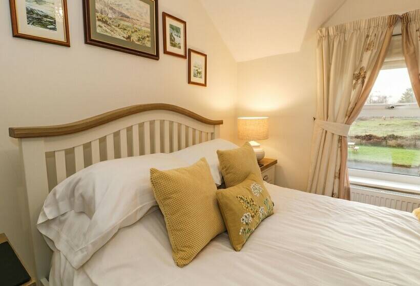 Glanyrafon Cottage