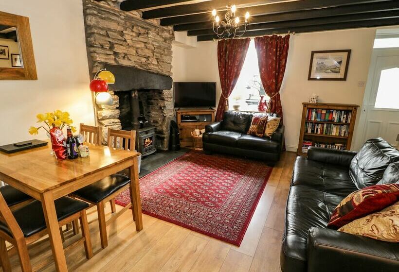 Glanyrafon Cottage