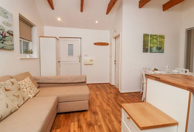 Lair Close Cottage