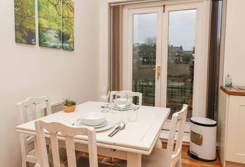 Lair Close Cottage