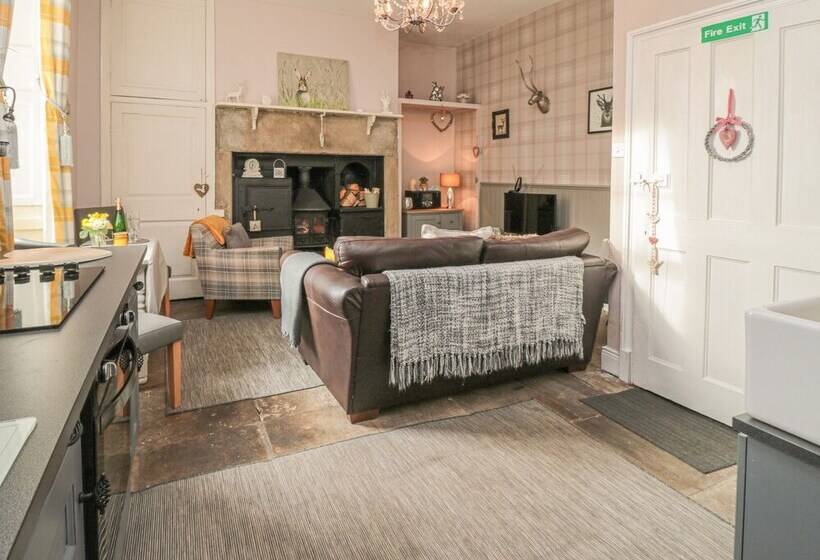 West Wing Cottage