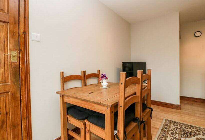 Wisteria Chalet