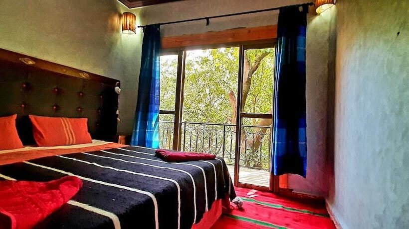 تختخواب و صبحانه Dar Adrar